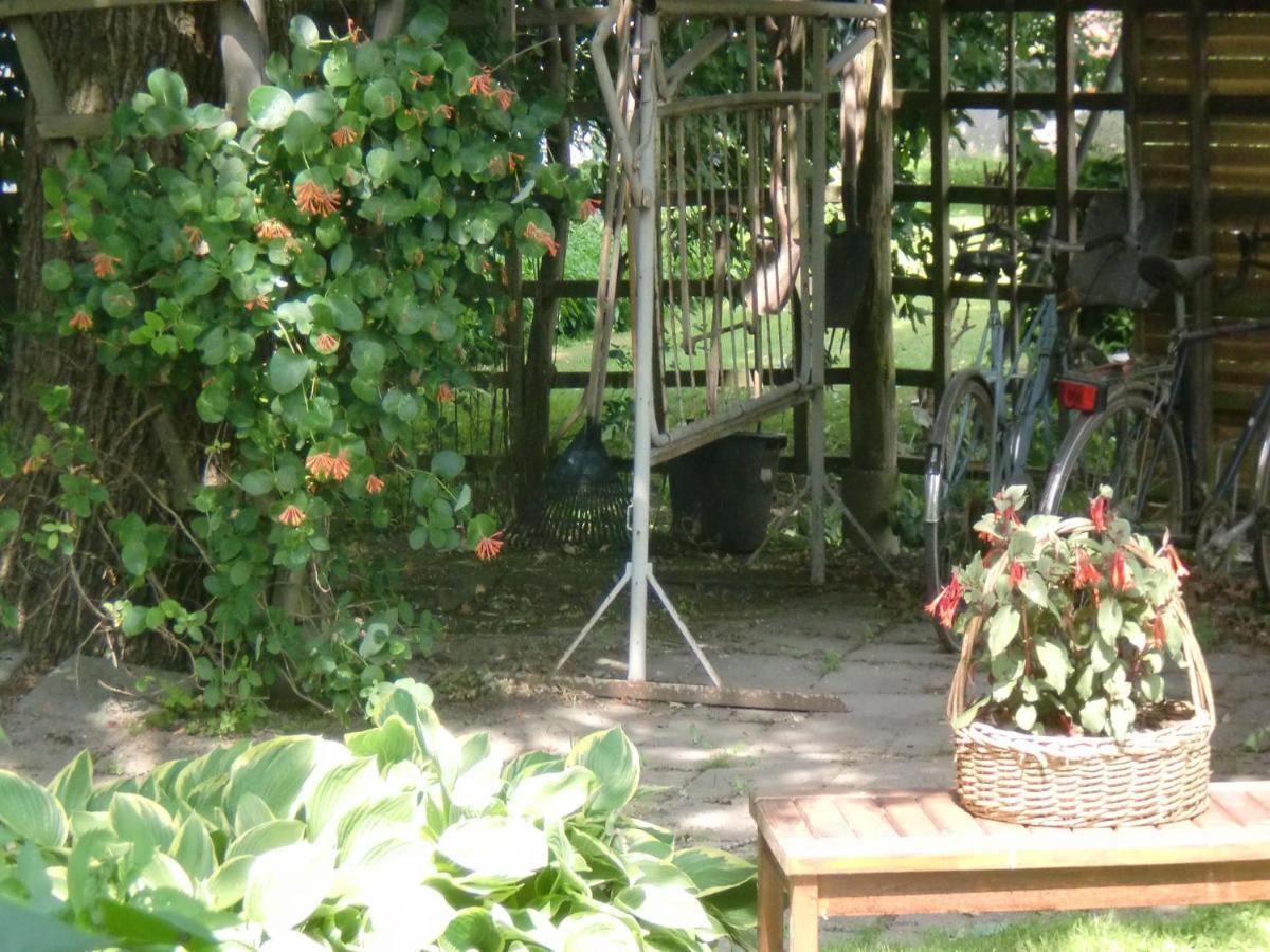 Trollhaettans Bed And Breakfast Exterior foto
